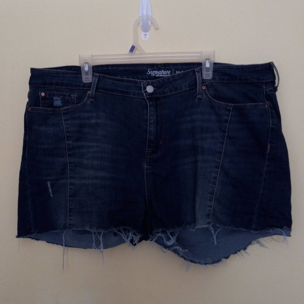 Signature by Levi Strauss Modern Distressed Shorts Size 20